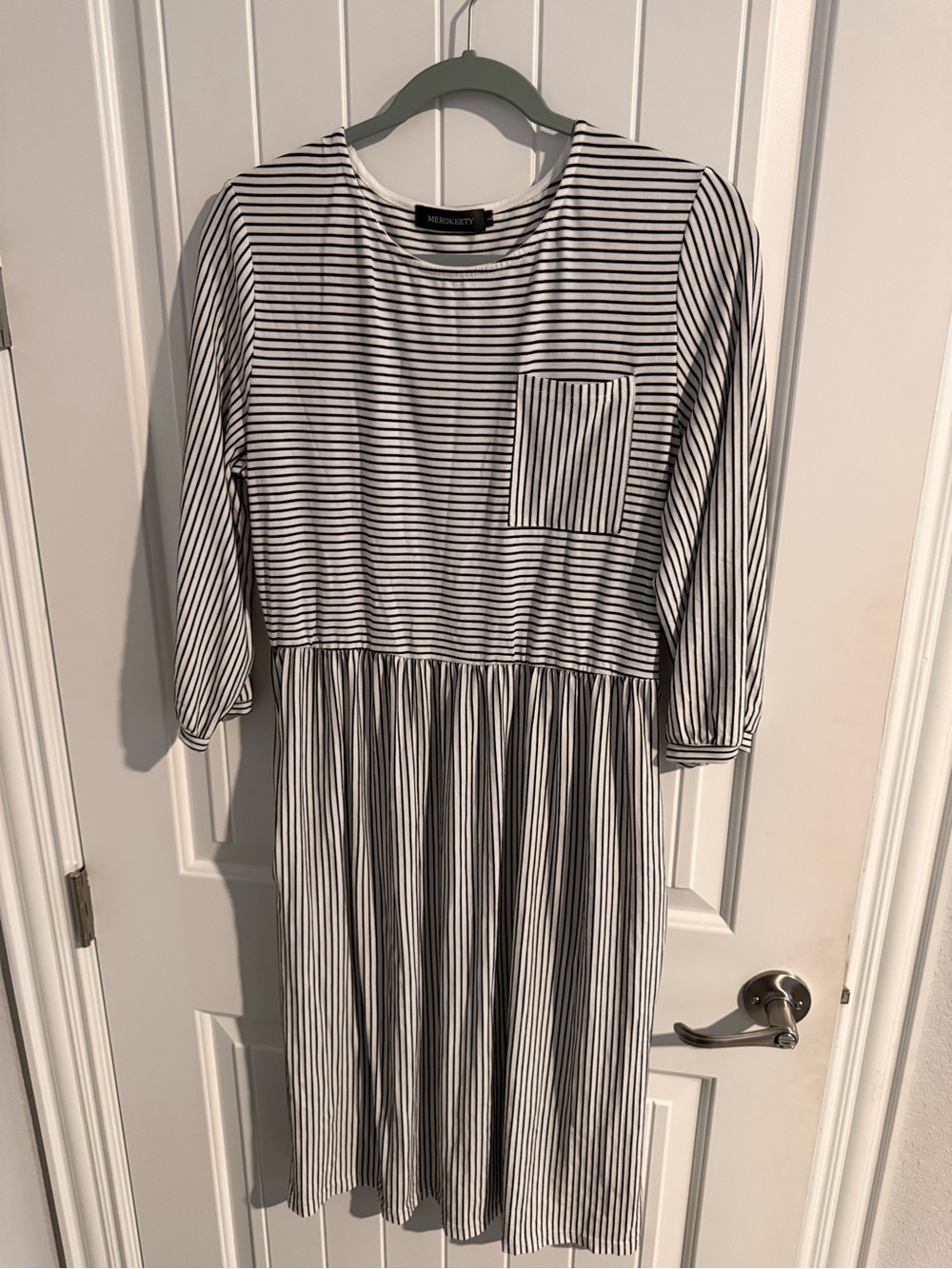 Merokeety Black & White Striped Tiered Midi Dress — Women’s Large
